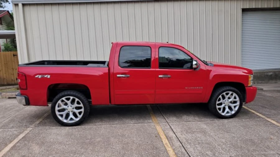2011 Chevrolet Silverado 2nd Gen - Image 2 of 8