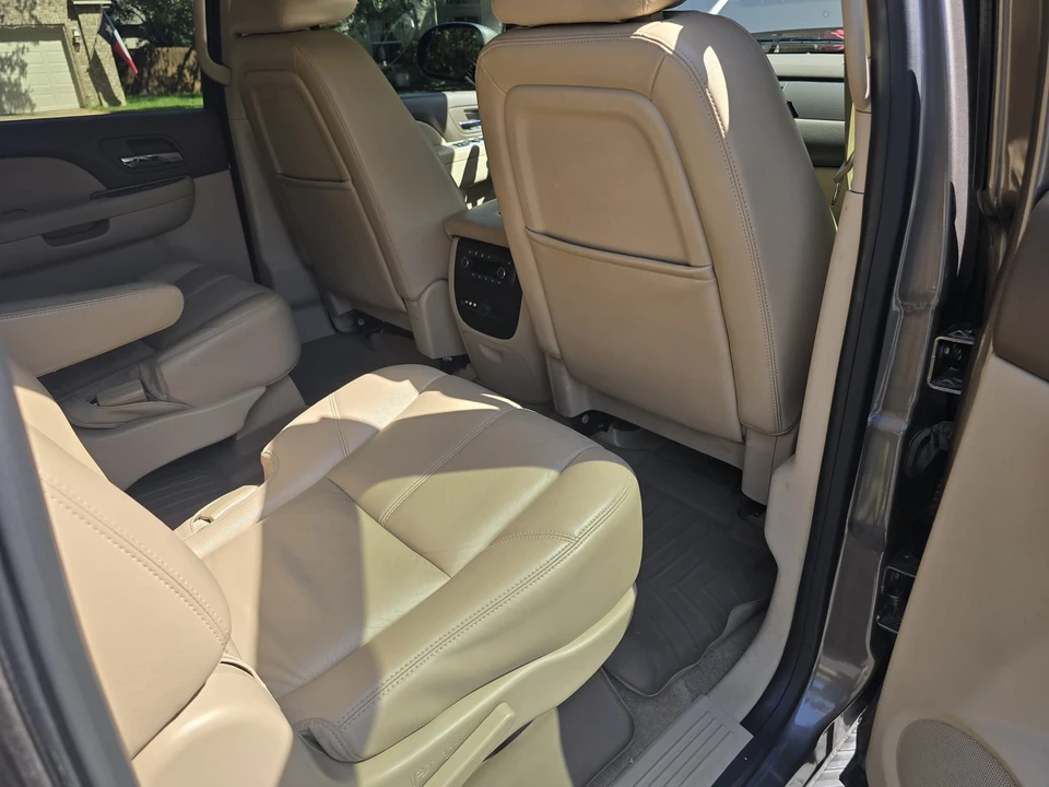 2011 Chevrolet Suburban 10th Gen - Image 29 of 31