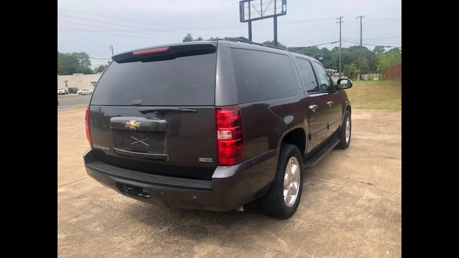 2011 Chevrolet Suburban 10th Gen - Image 7 of 8