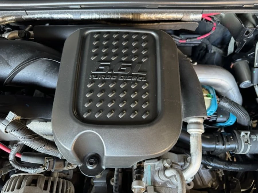 2011 Chevrolet Suburban 10th Gen - Image 17 of 23