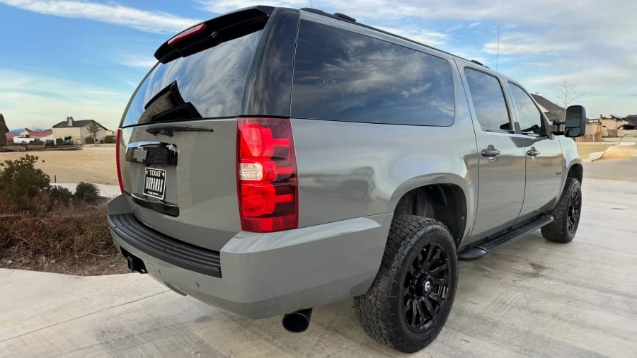 2011 Chevrolet Suburban 10th Gen - Image 3 of 23
