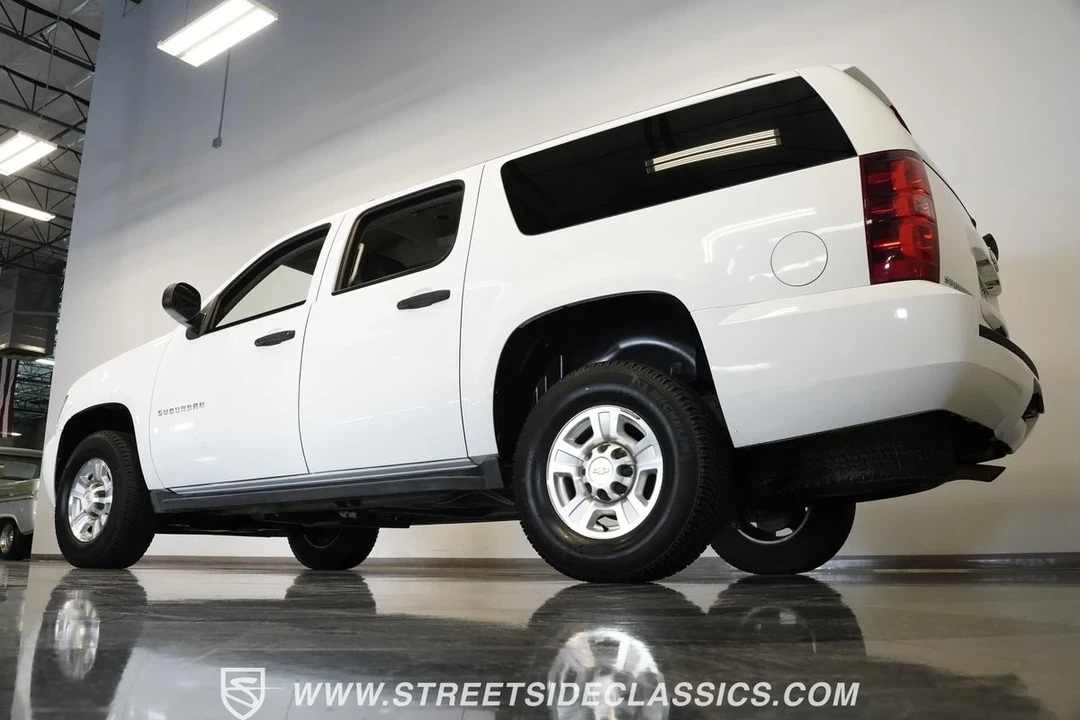 2011 Chevrolet Suburban 11th Gen - Image 11 of 12