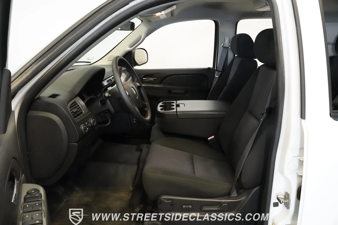 2011 Chevrolet Suburban 11th Gen - Image 4 of 12