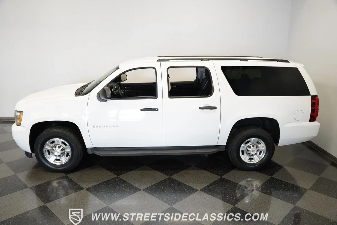 2011 Chevrolet Suburban 11th Gen - Image 10 of 12