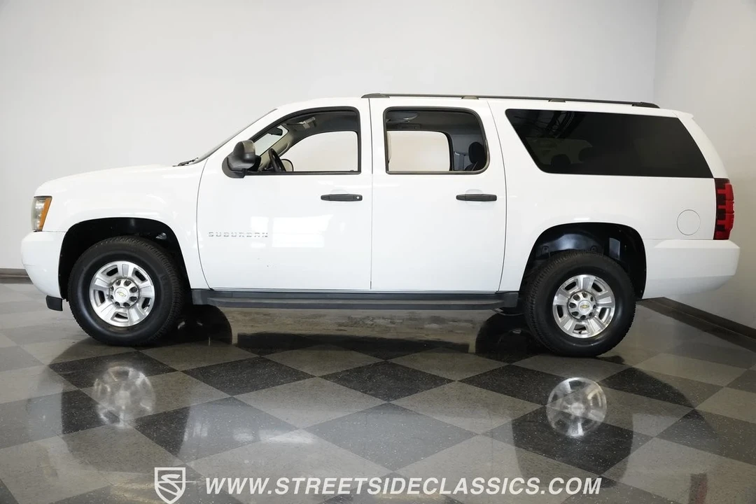 2011 Chevrolet Suburban 11th Gen - Image 3 of 12