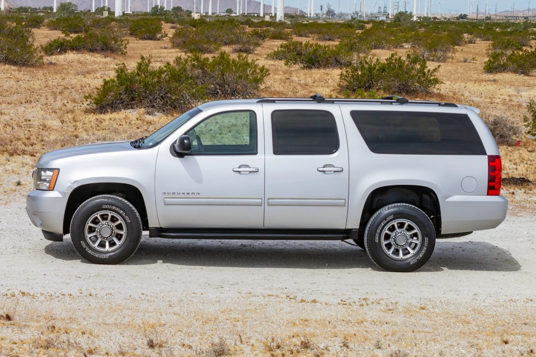 2011 Chevrolet Suburban 10th Gen - Image 11 of 31