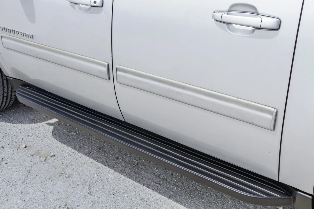 2011 Chevrolet Suburban 10th Gen - Image 24 of 31