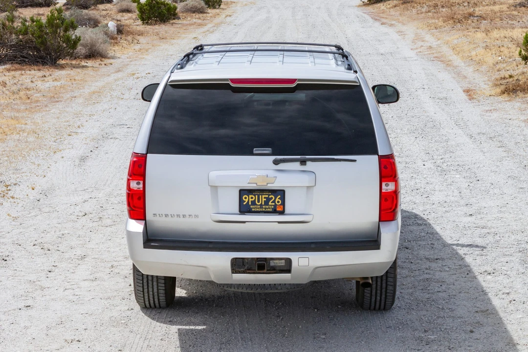 2011 Chevrolet Suburban 10th Gen - Image 8 of 31