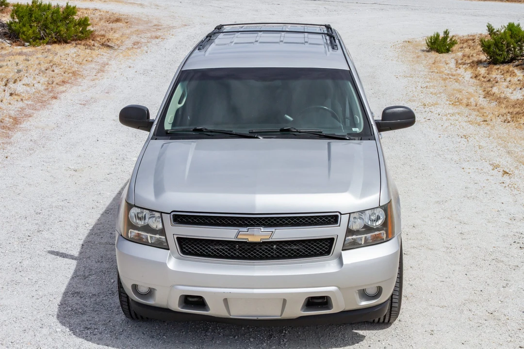 2011 Chevrolet Suburban 10th Gen - Image 3 of 31