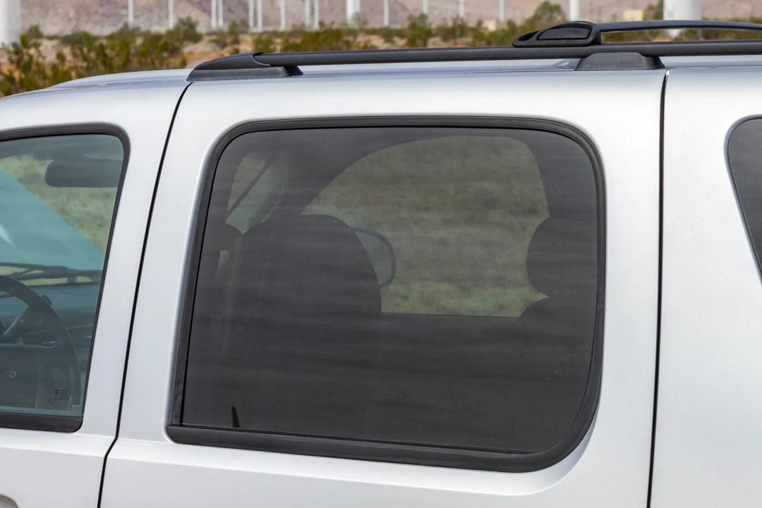 2011 Chevrolet Suburban 10th Gen - Image 27 of 31