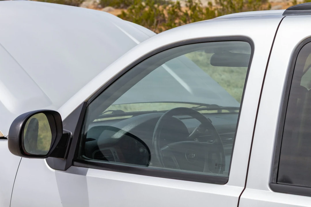 2011 Chevrolet Suburban 10th Gen - Image 26 of 31