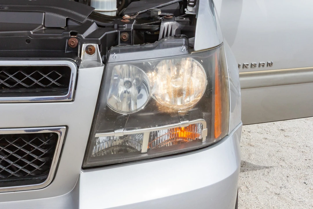 2011 Chevrolet Suburban 10th Gen - Image 18 of 31