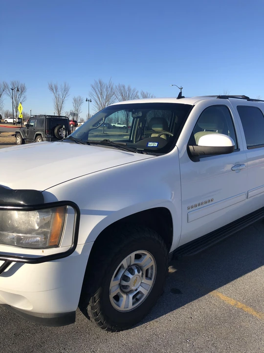 2011 Chevrolet Suburban 10th Gen - Image 23 of 31