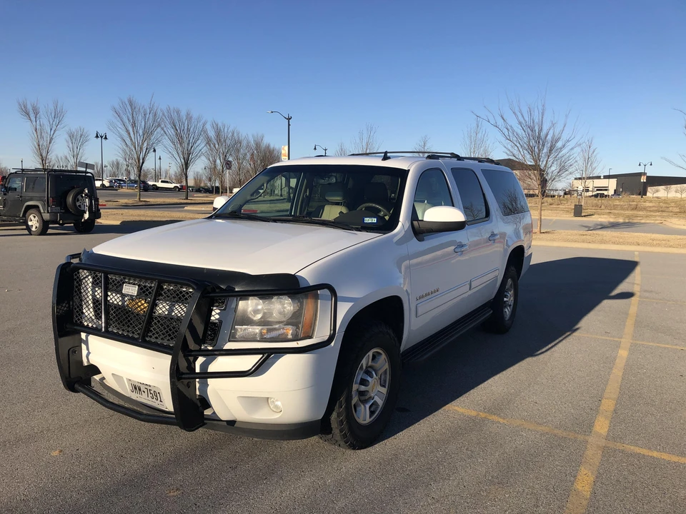 2011 Chevrolet Suburban 10th Gen - Image 11 of 31