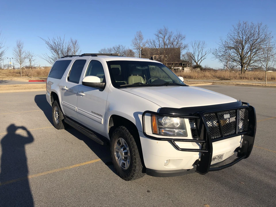 2011 Chevrolet Suburban 10th Gen - Image 22 of 31