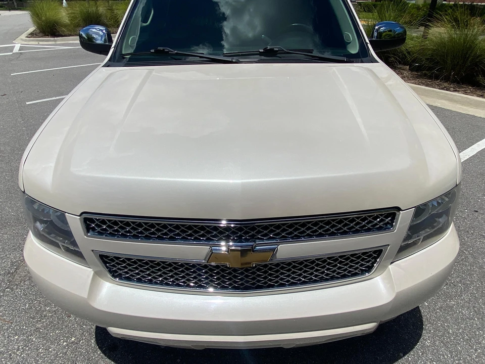 2011 Chevrolet Suburban 10th Gen - Image 14 of 31