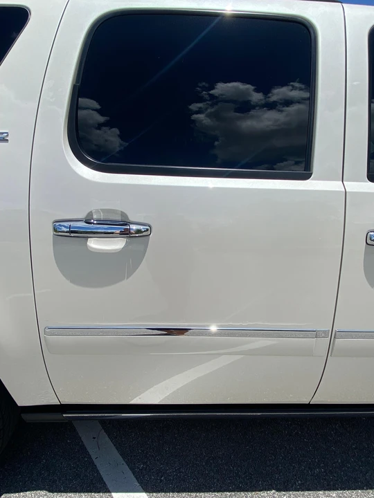2011 Chevrolet Suburban 10th Gen - Image 28 of 31