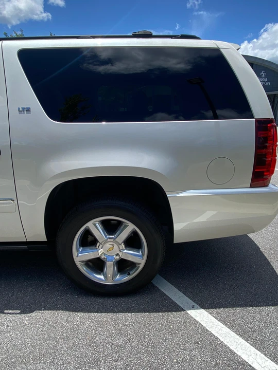 2011 Chevrolet Suburban 10th Gen - Image 24 of 31