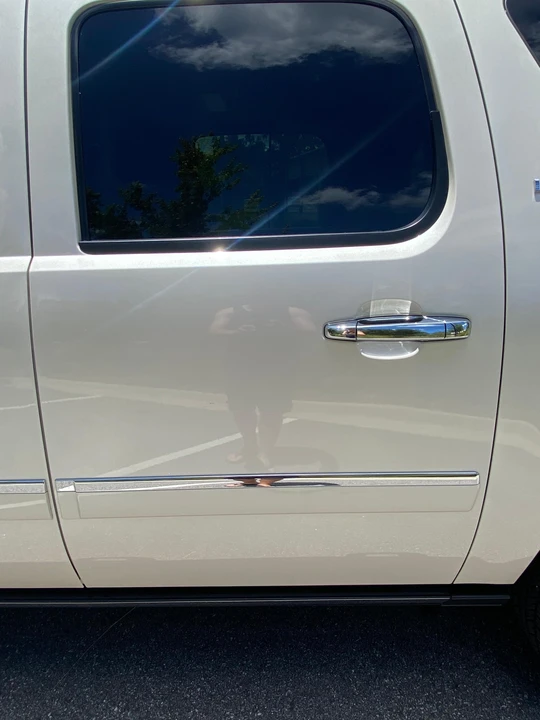 2011 Chevrolet Suburban 10th Gen - Image 23 of 31