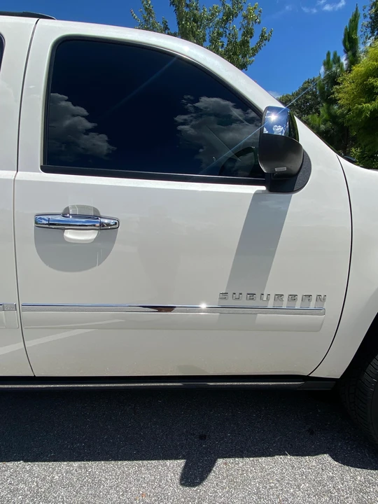 2011 Chevrolet Suburban 10th Gen - Image 30 of 31