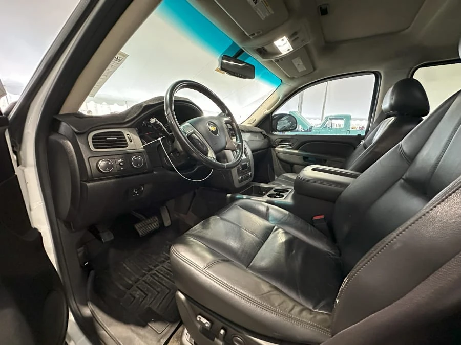 2011 Chevrolet Suburban 10th Gen - Image 3 of 4
