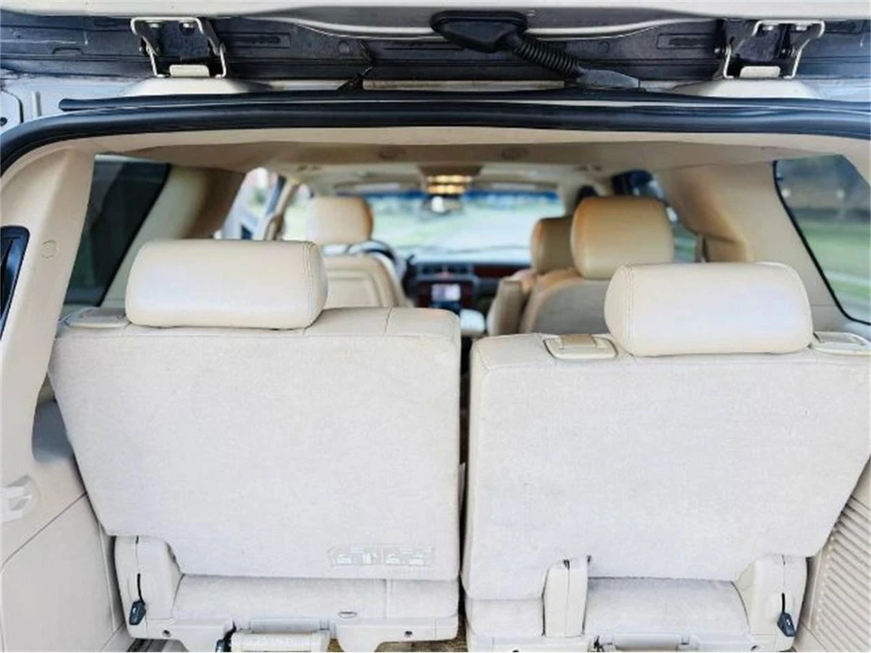 2011 Chevrolet Tahoe 3rd Gen - Image 5 of 16