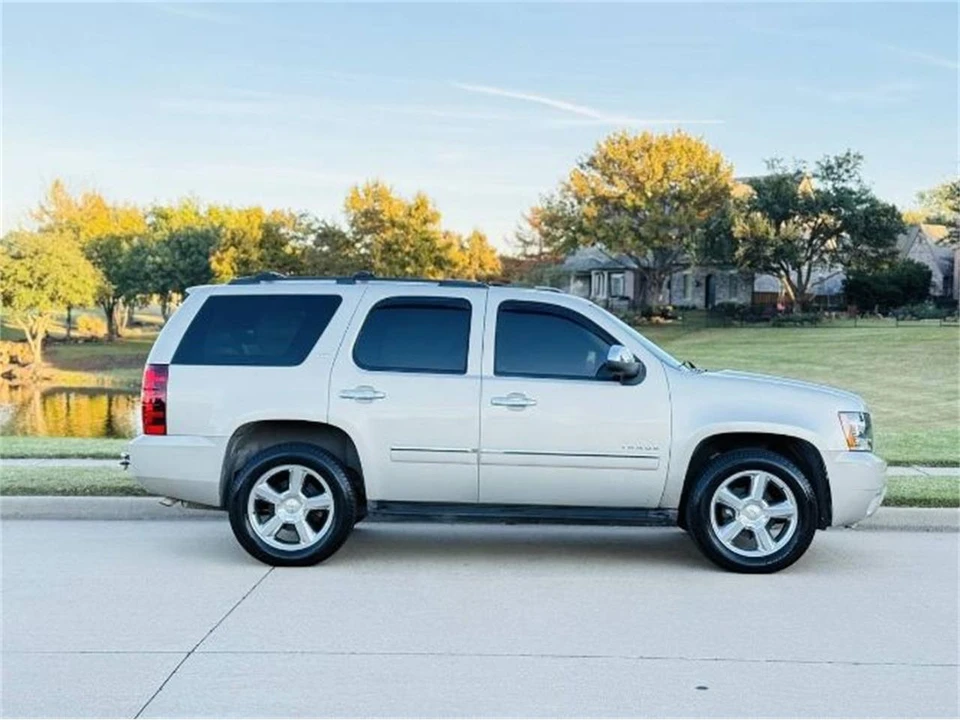 2011 Chevrolet Tahoe 3rd Gen - Image 12 of 16