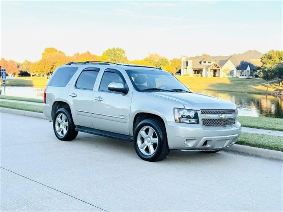 2011 Chevrolet Tahoe 3rd Gen - Image 15 of 16