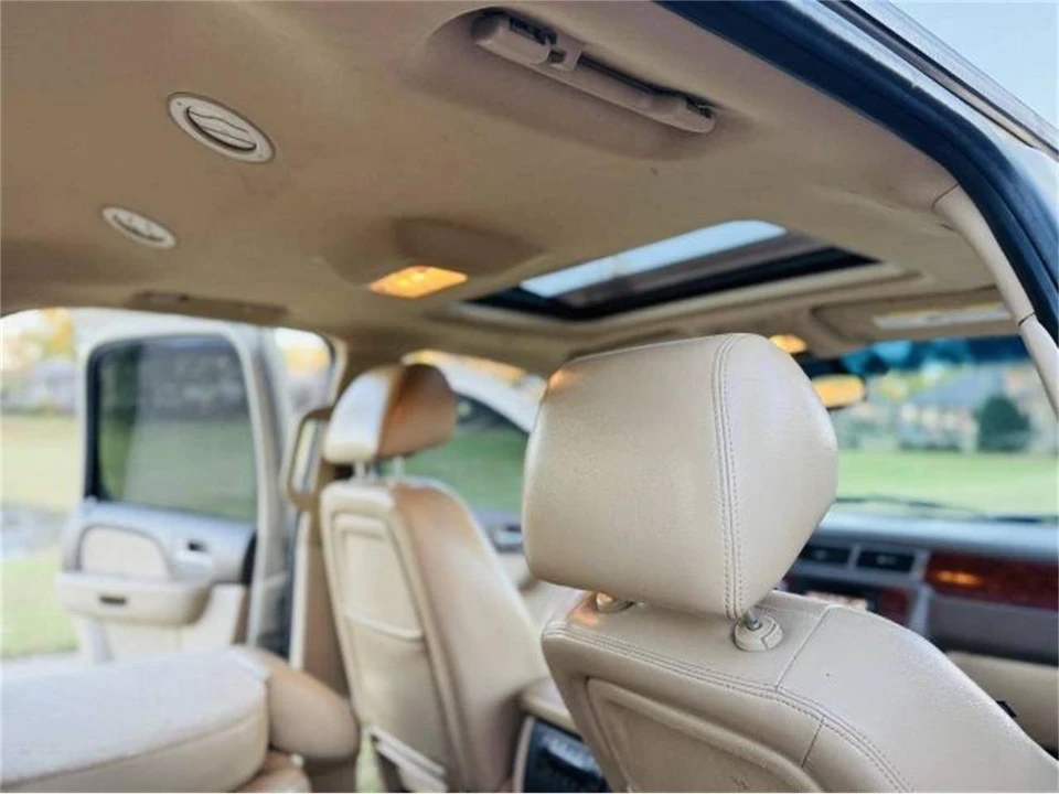 2011 Chevrolet Tahoe 3rd Gen - Image 6 of 16