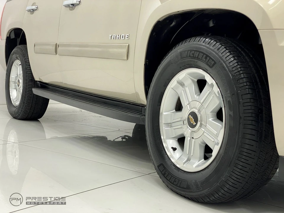 2011 Chevrolet Tahoe 3rd Gen - Image 13 of 31