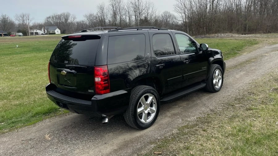 2011 Chevrolet Tahoe 3rd Gen - Image 3 of 18