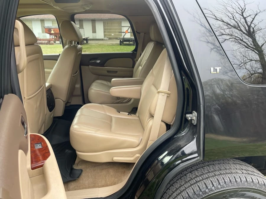 2011 Chevrolet Tahoe 3rd Gen - Image 17 of 18