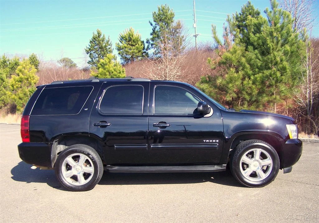 2011 Chevrolet Tahoe 3rd Gen - Image 6 of 12