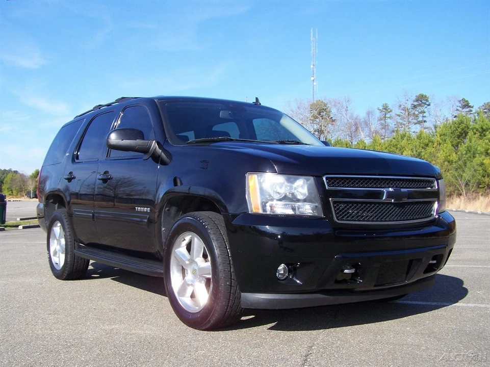 2011 Chevrolet Tahoe 3rd Gen - Image 3 of 12