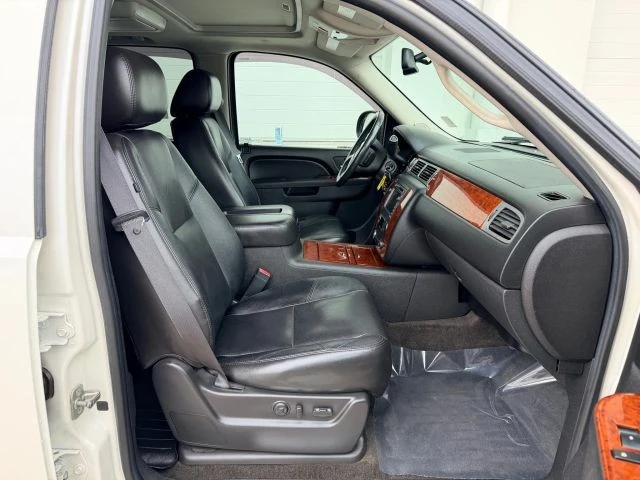 2011 Chevrolet Tahoe 4th Gen - Image 17 of 21