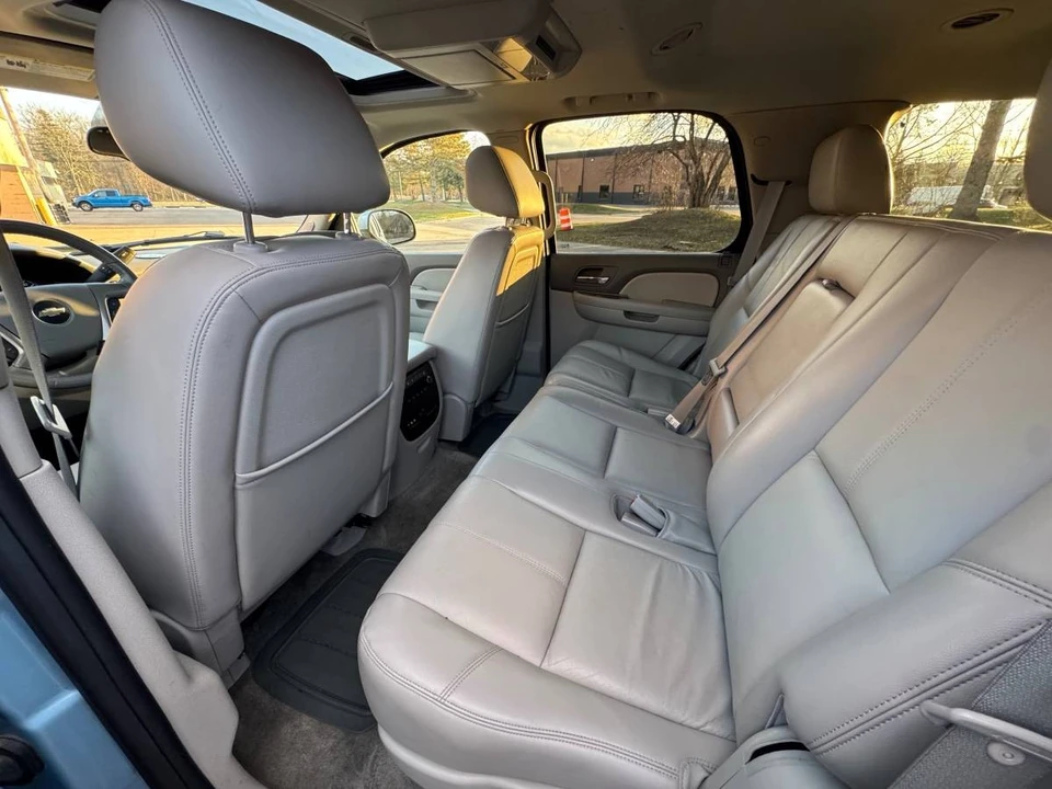 2011 Chevrolet Tahoe 3rd Gen - Image 12 of 17