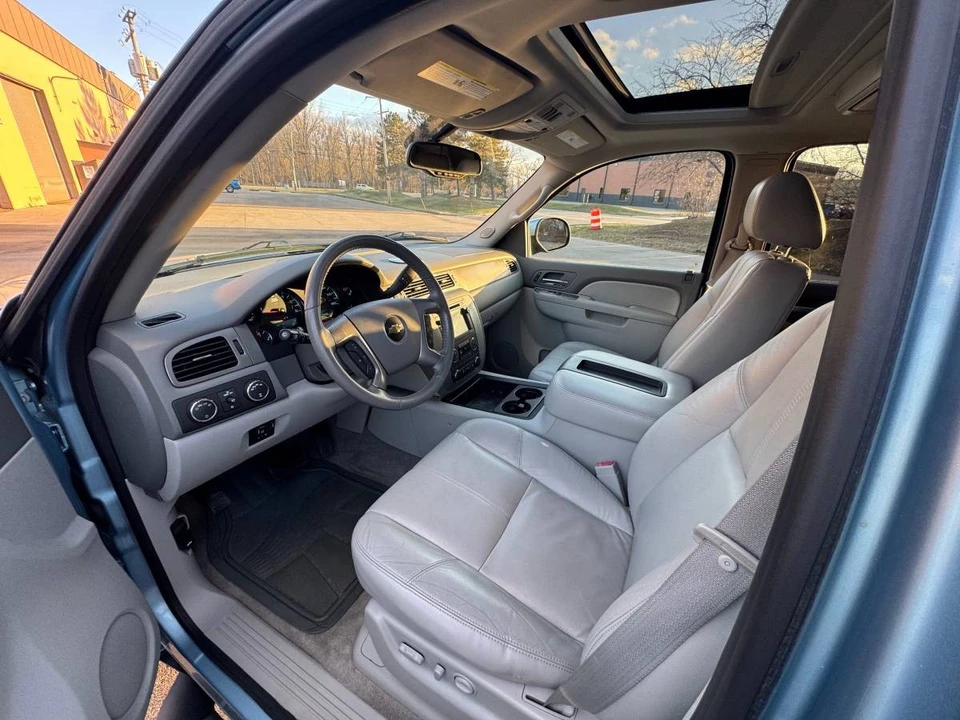 2011 Chevrolet Tahoe 3rd Gen - Image 11 of 17