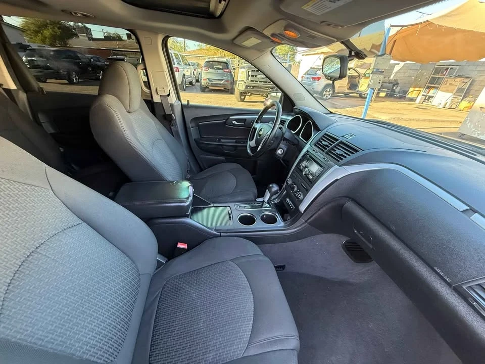 2011 Chevrolet Traverse - Image 7 of 9