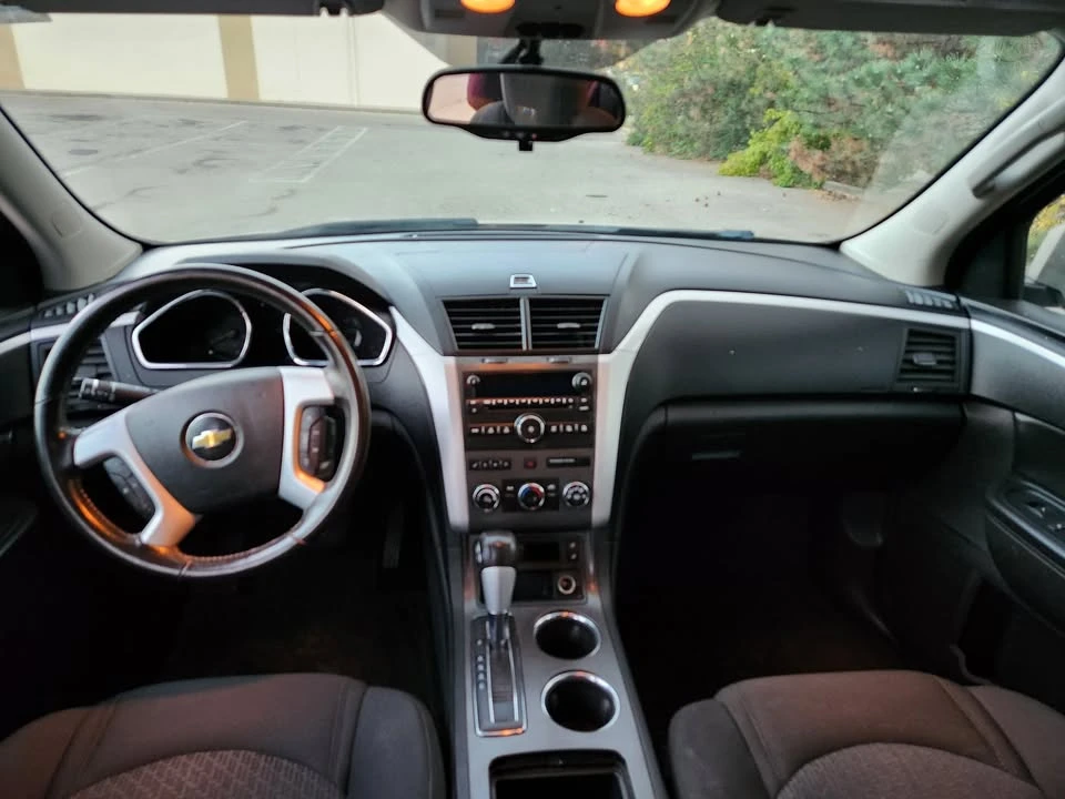2011 Chevrolet Traverse - Image 9 of 20