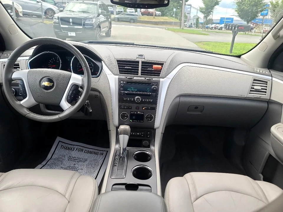 2011 Chevrolet Traverse - Image 18 of 21