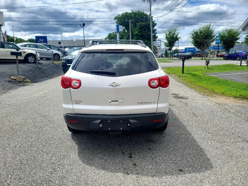 2011 Chevrolet Traverse - Image 6 of 21