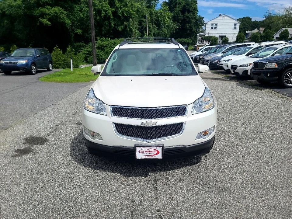 2011 Chevrolet Traverse - Image 2 of 21