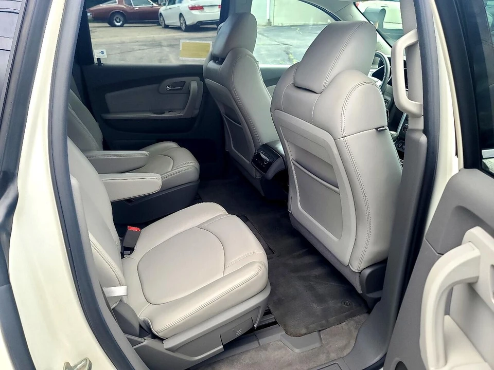 2011 Chevrolet Traverse - Image 14 of 21
