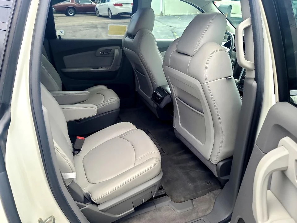 2011 Chevrolet Traverse - Image 14 of 21