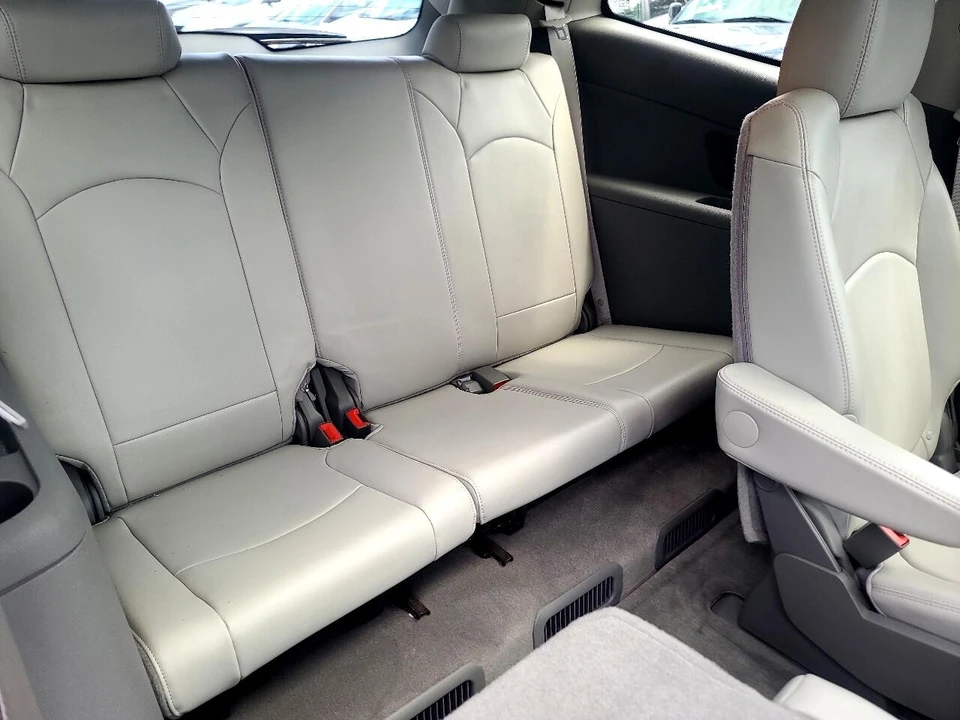 2011 Chevrolet Traverse - Image 13 of 21