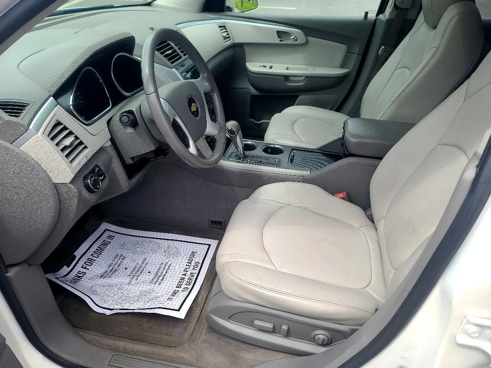 2011 Chevrolet Traverse - Image 10 of 21