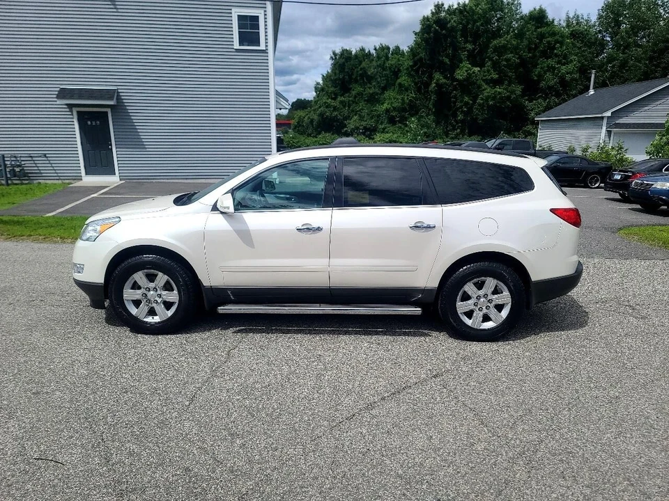 2011 Chevrolet Traverse - Image 4 of 21