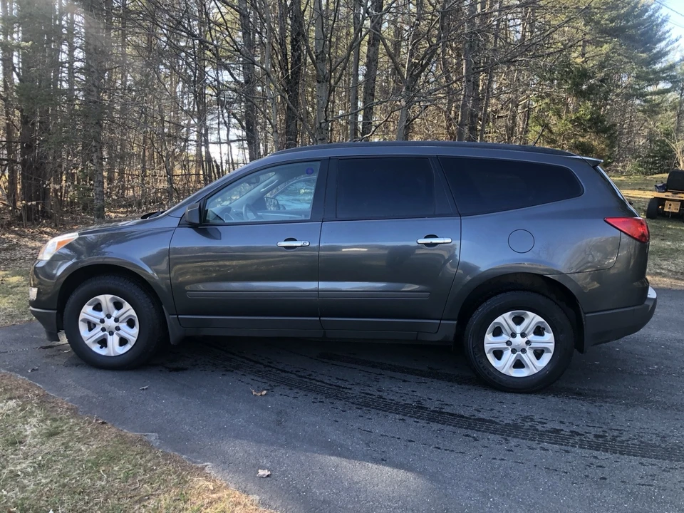 2011 Chevrolet Traverse - Image 6 of 14