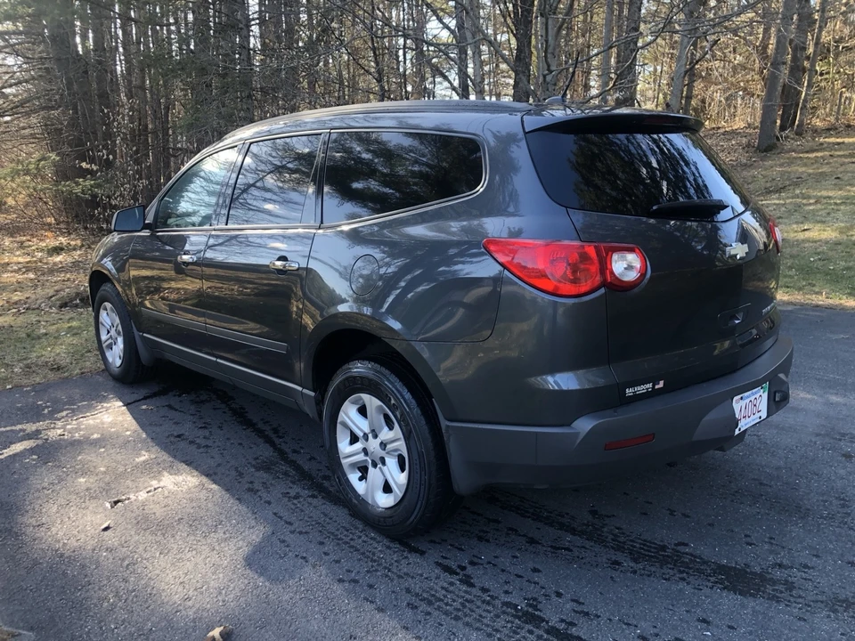 2011 Chevrolet Traverse - Image 5 of 14