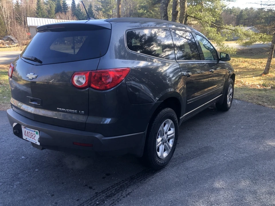 2011 Chevrolet Traverse - Image 4 of 14